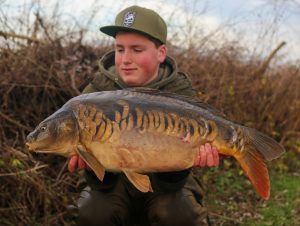 Een rietkraag is een uitstekende achtergrond voor een vangstfoto